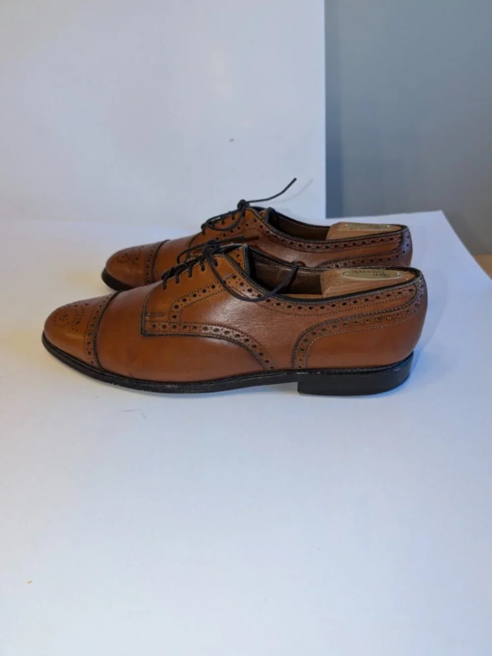 Allen Edmonds Brown Leather Cap-Toe Brogues